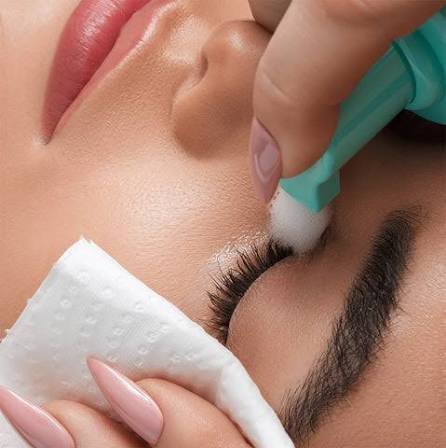 Lash cleaning